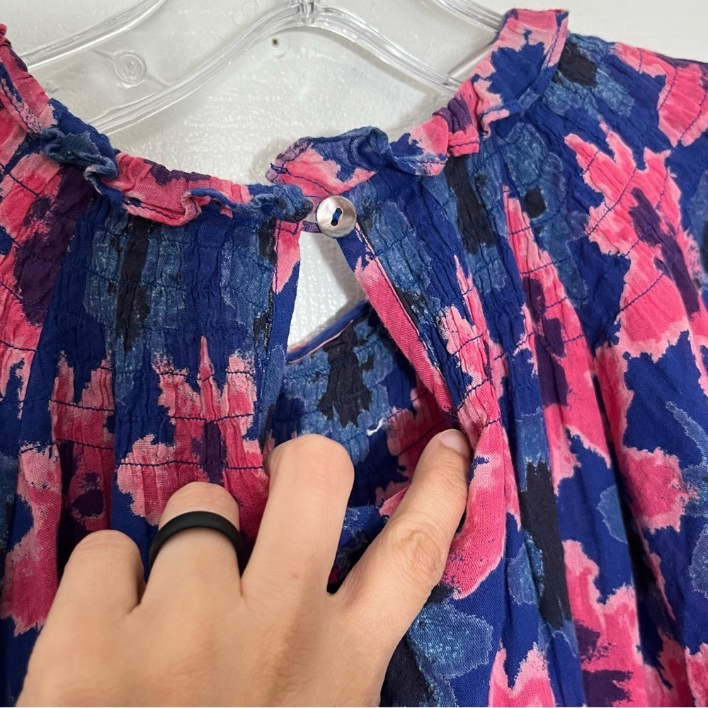 BANJANAN Blue and Pink Floral Motif Floral Dahlia Top | size XSmall - Picture 4 of 6